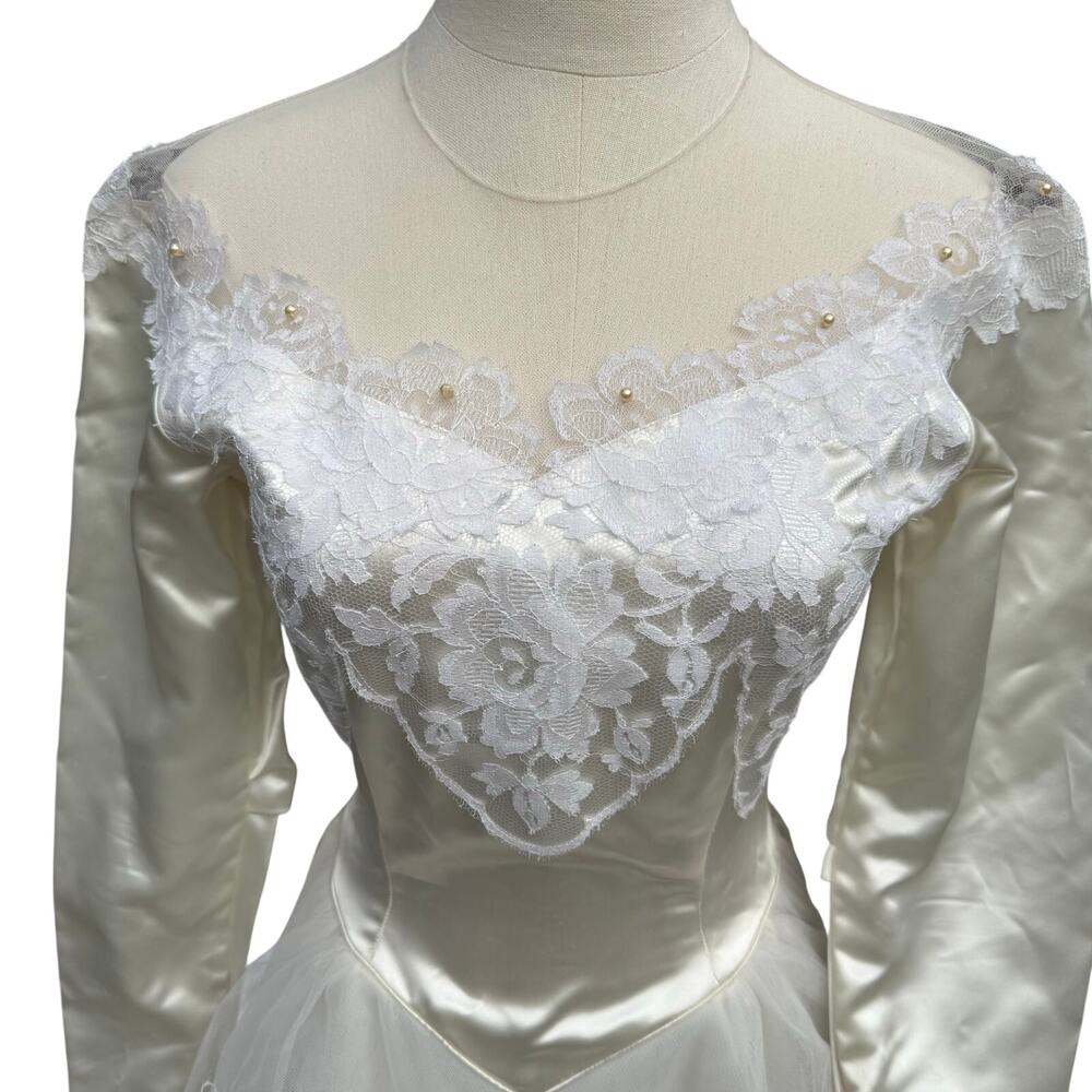 Vintage 50s Women's XS Wedding Dress Satin Lace Wedding Dress Chapel Train - Picture 6 of 11